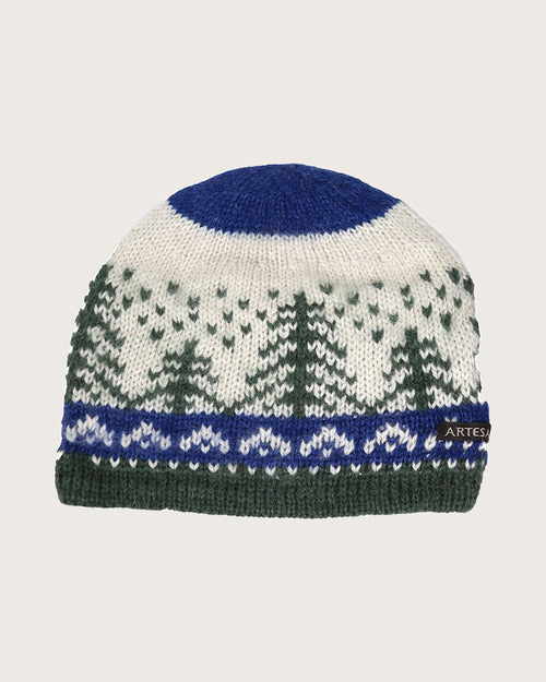 Alpaca beanie in the ST087 pattern, cream with green fir trees and a blue crown.